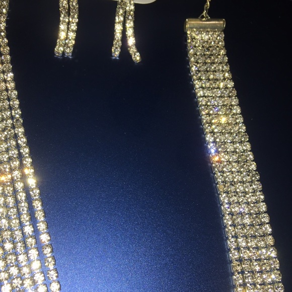 Rhinestone Necklace Set - Picture 4 of 5